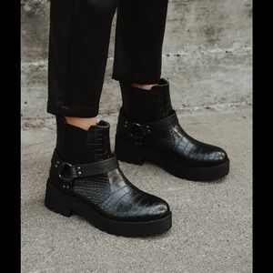 Ankle boots size 7.5